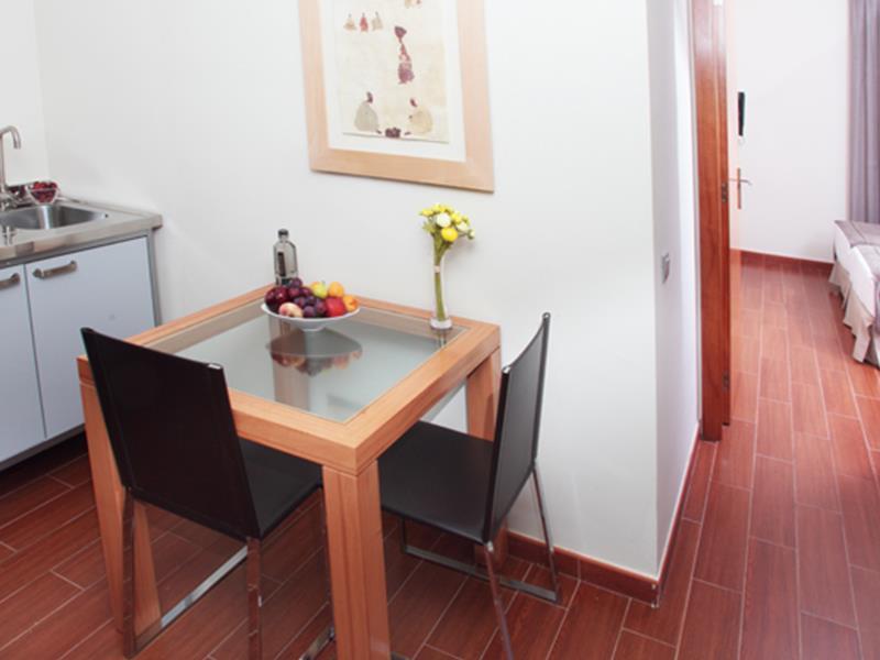 Apartamentos Turisticos Madanis L'Hospitalet de Llobregat Rom bilde